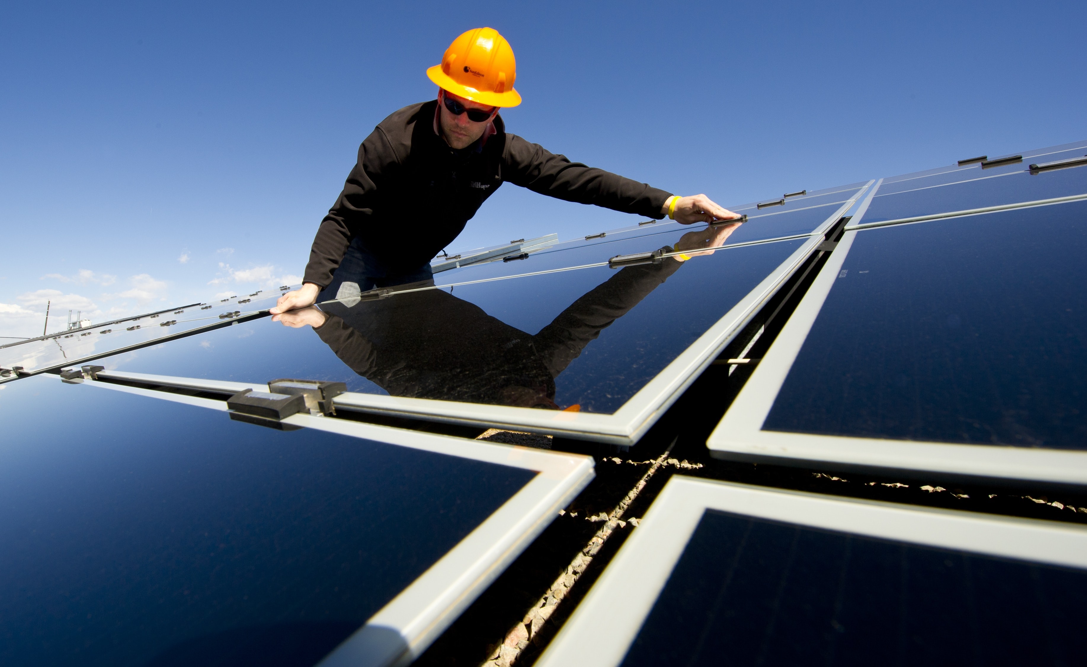 ﻿﻿How to Clean and Care for Your Solar Panels